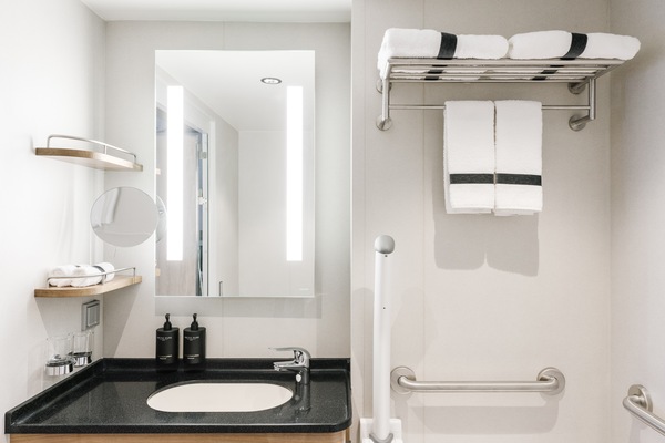 Hurtigruten Expeditions MS Fridtjof Nansen TY - Credit - Clara Tuma and Hurtigruten 4.JPG